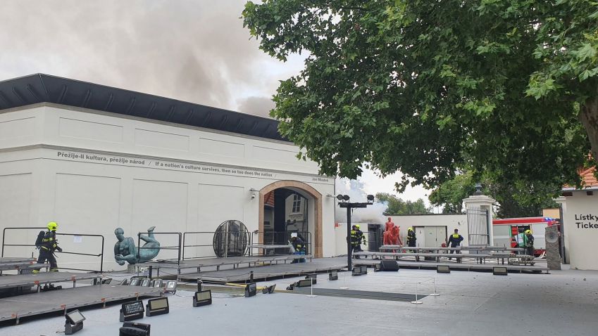 Aktuálně: V Museu Kampa zasahovali kvůli požáru hasiči