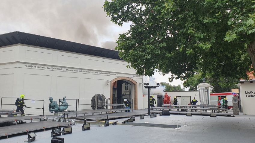 Aktuálně: V Museu Kampa zasahovali kvůli požáru hasiči Aktuálně: V Museu Kampa zasahovali kvůli požáru hasiči