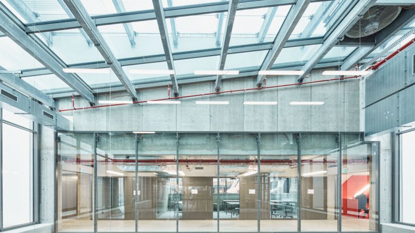 Architektonický návrh nového Technického centra Vysoké školy uměleckoprůmyslové má na starosti její profesor