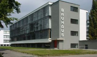 Bauhaus: Sto let jedinečné školy