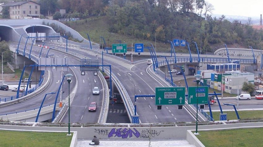 Budoucnost Pražského okruhu? Radní chtějí tunely nebo zahloubené silnice