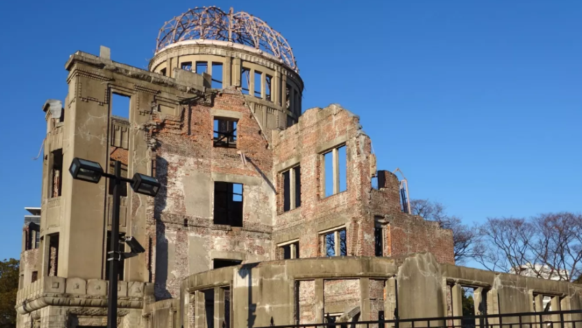 Budova českého architekta ustála výbuch atomové bomby