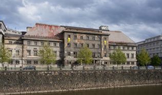 Chátrající skvosty - Bývalé městské lázně v Plzni se ještě letos začnou opravovat