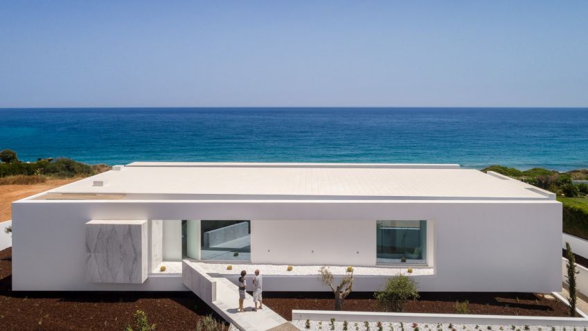 Carrara House near Lagos, Portugal by Mário Martins Atelier Carrara House near Lagos, Portugal by Mário Martins Atelier