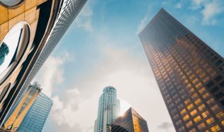 Cestování a architektura: Proč stavby formují naše cestovatelské zážitky?