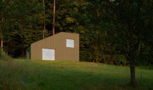 Chata Bebech. Architektura ticha ve valašských kopcích