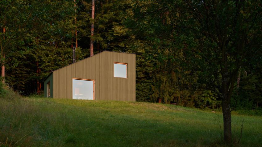 Chata Bebech. Architektura ticha ve valašských kopcích