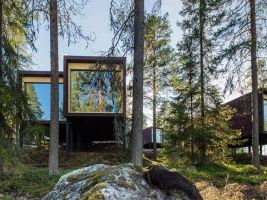 zdroj EIA/Slov Inn Jasná Tree Houses/ Popisek: Pohled na stromovou chatku zvenku