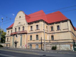 zdroj Wikimedia commons/ Marounek Popisek: Chomutov - Budova bývalého chudobince, později sídlo Policie ČR