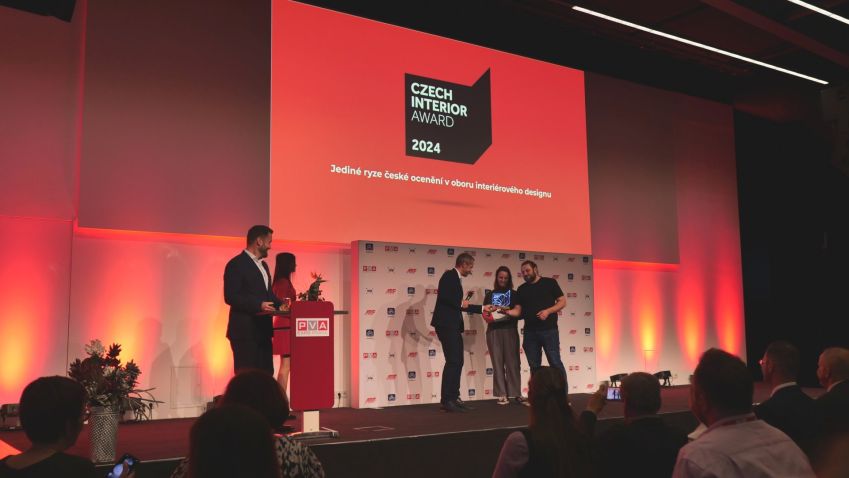 Czech Interior Award: Známe nejlepší české soukromé i komerční interiéry. Cenu TV Bydlení získává unikátní vstupní hala rodinné vily