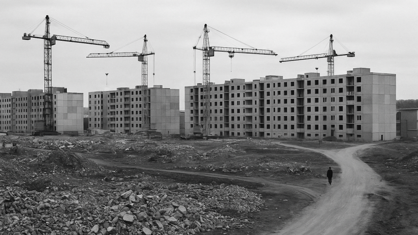 Den vítězství a česká architektura ve stínu války a obnovy