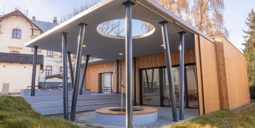 Dřevostavby ve veřejném sektoru: jaké vlastnosti mají školy, úřady, zdravotní střediska apod. ze dřeva?