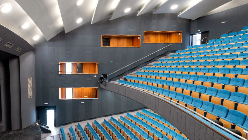 Dům kultury v Ústí nad Labem otevírá zrekonstruovaný divadelní sál
