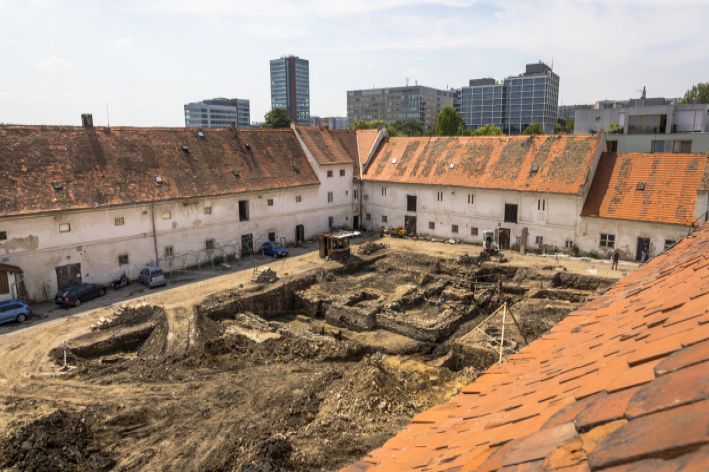 Ejhle tvrz: V pražských Jinonicích našli zbytky středověkého sídla