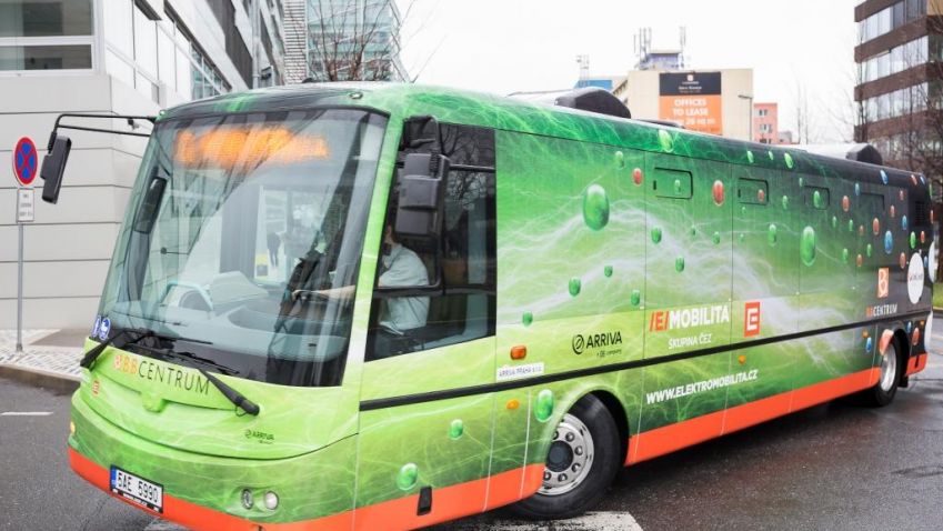 Elektrobusy do BB Centra v Praze jsou v provozu přes tři roky. Za tu dobu dopravily na 2 miliony pasažérů Elektrobusy do BB Centra v Praze jsou v provozu přes tři roky. Za tu dobu dopravily na 2 miliony pasažérů