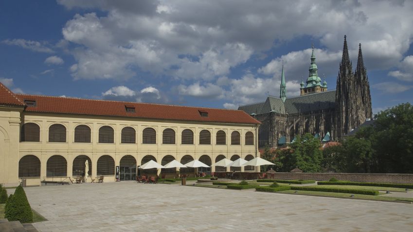 Jízdárna Pražského hradu: Jedinečné výstavní prostory s pestrou minulostí