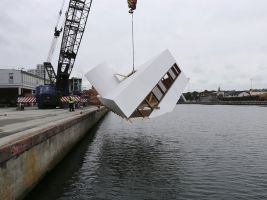zdroj archiweb.cz Popisek: Vila bude co nevidět potopena