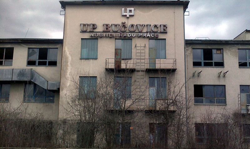 Nejstarší výrobní hala v Bučovicích padla, místo ní mají vyrůst rodinné domy