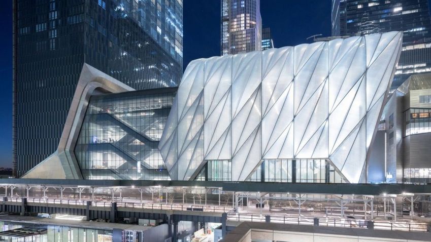 Nové centrum umění v New Yorku vládne jedinečnou technologií. Samo rozšíří i zúží svou kapacitu Nové centrum umění v New Yorku vládne jedinečnou technologií. Samo rozšíří i zúží svou kapacitu