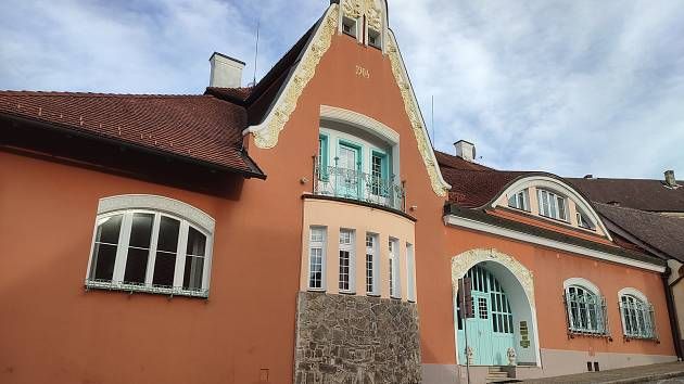 Novou kulturní památkou se v jižních Čechách stala Ledererova vila v Jindřichově Hradci