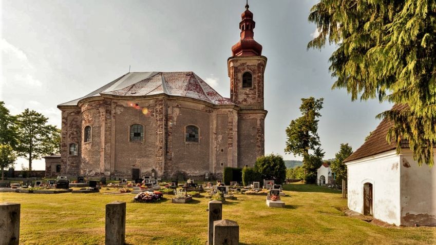 Ojedinělý soubor deseti kostelů na Broumovsku by se mohl stát národní kulturní památkou