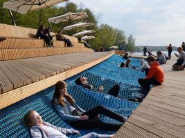 zdroj RS+ Popisek: Zrekonstruovaná část rekreační oblasti u polského jezera Paprocany