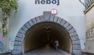 Vyústění tunelu mezi Žižkovem a Karlínem by mělo mít v budoucnu novou podobu