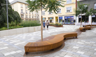 Prokešovo náměstí v Centru Ostravy nabízí místním i turistům nový veřejný prostor