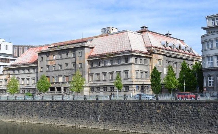 Podpis smlouvy o koupi zchátralých lázní v centru Plzně se blíží