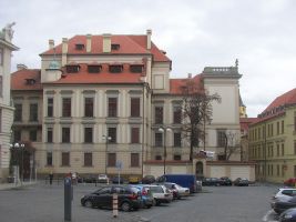 zdroj wikipedia.org Popisek: Palác z Mariánského náměstí