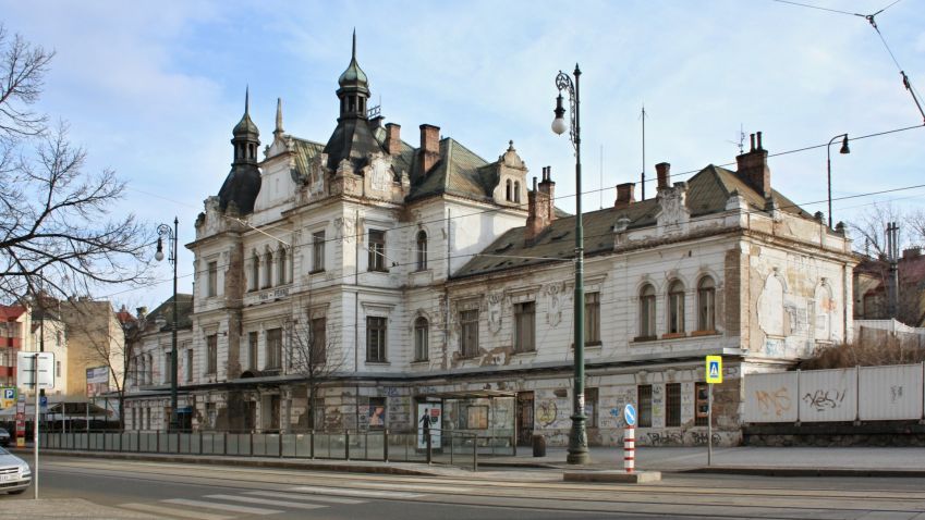 Praha plánuje odkup zpustlého nádraží Vyšehrad 