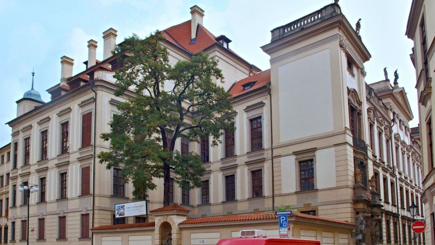 Praha vypíše zakázku na opravu Clam-Gallasova paláce