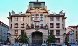 Pražští politici připravují dotační program. Nabídne městským částem peníze na rekonstrukce prázdných bytů Pražští politici připravují dotační program. Nabídne městským částem peníze na rekonstrukce prázdných bytů