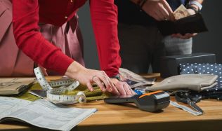 Přehledně o sérii opatření proti šíření koronaviru a zmírnění jeho dopadu na ekonomiku Přehledně o sérii opatření proti šíření koronaviru a zmírnění jeho dopadu na ekonomiku
