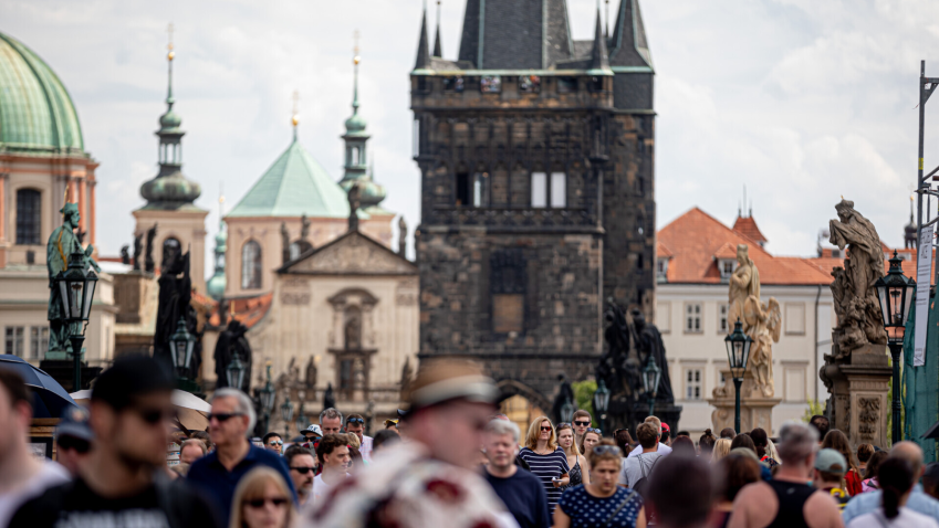 Přes Airbnb by se mohlo v Praze ubytovat najednou více než 18 700 lidí