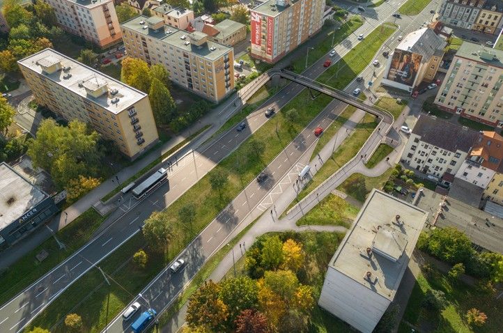 Příprava nové lávky v Plzni pokračuje. Město zahájilo práce v okolí Rokycanské třídy