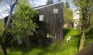 Architekti nové generace - Rodinný domek v Zadní Třebáni zaujme tvarem i fasádou