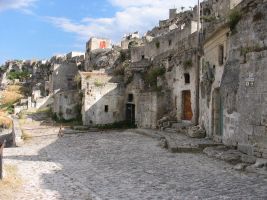 zdroj Wikimedia commons/ vic15 Popisek: Matera, jeskyně Sassi