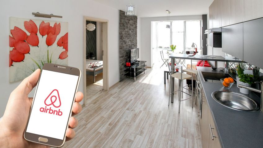 Současná situace neodpovídá původní myšlence sdílené ekonomiky, myslí si primátor Prahy o službách typu Airbnb