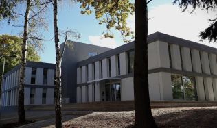 TV Architect v regionech - Stará výrobna knedlíků v Chodově na Sokolovsku slouží nově jako knihovna 