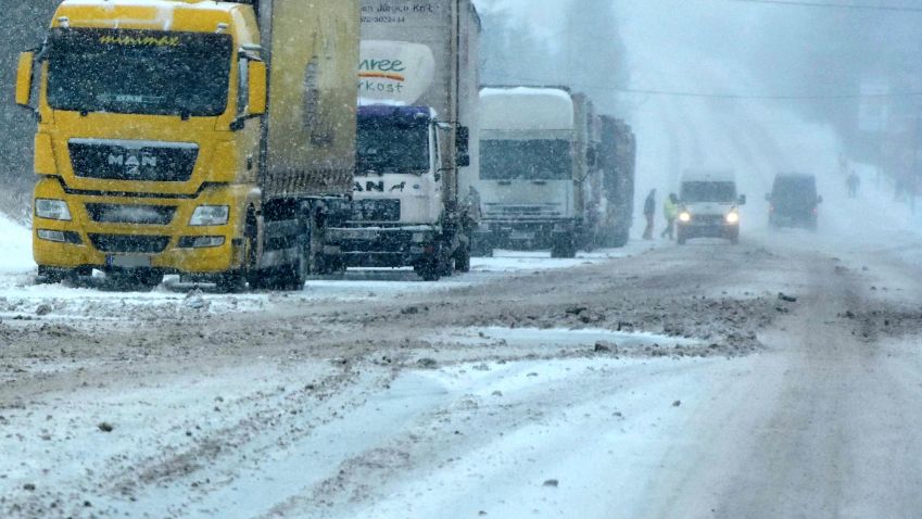 Starosta jen plní příkazy, občané se bouří. Bratislavské centrum pro kamiony budí vášně