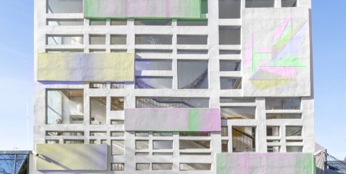 TV Architect v regionech - Starou fasádu jabloneckého muzea ozdobí speciální skla podle návrhu Terezy Šváchové
