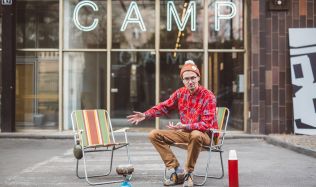 Talkshow Camping Ondřeje Cihláře pokračuje. Jeho hosty budou primátoři Zdeněk Hřib a Matúš Vallo Talkshow Camping Ondřeje Cihláře pokračuje. Jeho hosty budou primátoři Zdeněk Hřib a Matúš Vallo