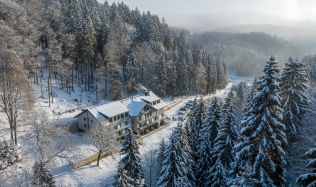 TV Architect představuje... - Proměny chátrajících budov v Krkonoších v moderní apartmánové domy od společnosti 2MKZ TV Architect představuje... - Proměny chátrajících budov v Krkonoších v moderní apartmánové domy od společnosti 2MKZ