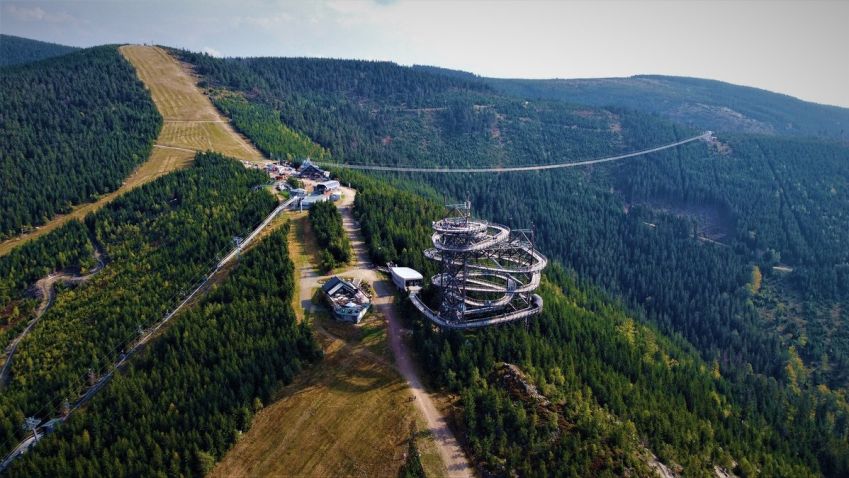 Už dnes se v Dolní Moravě otevírá nejdelší visutý most na světě