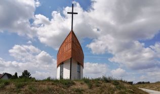 V Sázavě na Žďársku byla vysvěcena kaple. Postavili ji sami farníci