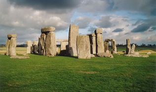 Ve Stonehenge pohřbívali i cizince, ukazuje nový výzkum