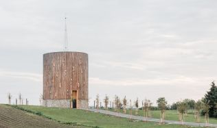 Výsledky Grand Prix Architektů 2025: hlavní cenu získala kaple v Moutnici, za celoživotní dílo oceněn Martin Rajniš 