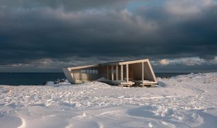 Výstava v Galerii Jaroslava Fragnera přináší inspiraci udržitelné architektury za polárním kruhem
