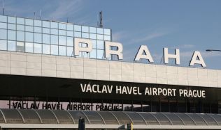 Zádrhel ve stavbě nové ranveje pražského letiště. Vlastník posledního pozemku žádá miliardy